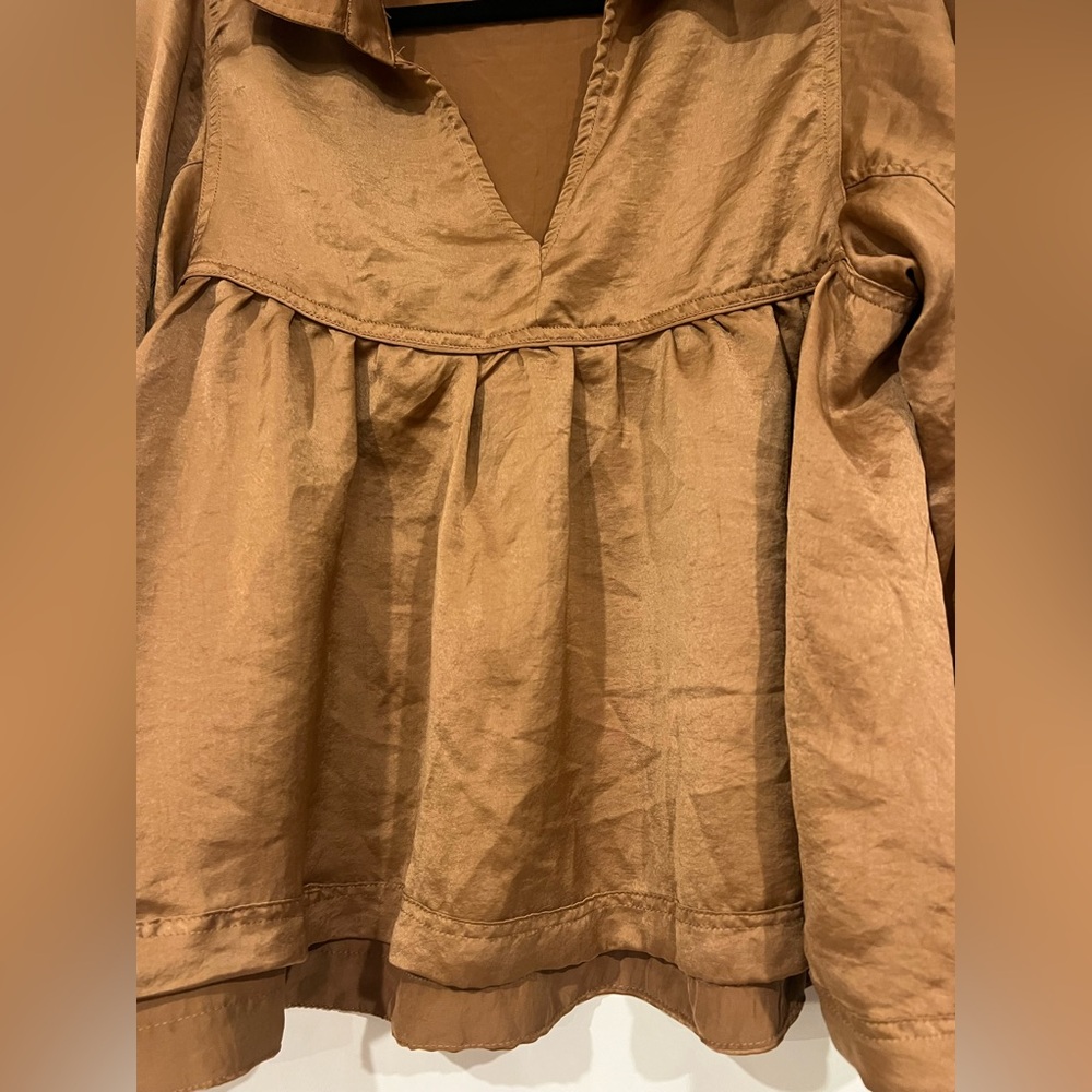 &MERCI long sleeve camel brown long sleeve blouse medium - Picture 4 of 5